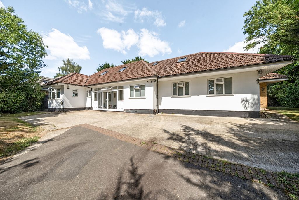 Property photo 1 of 19 1320482-19-686d3F...