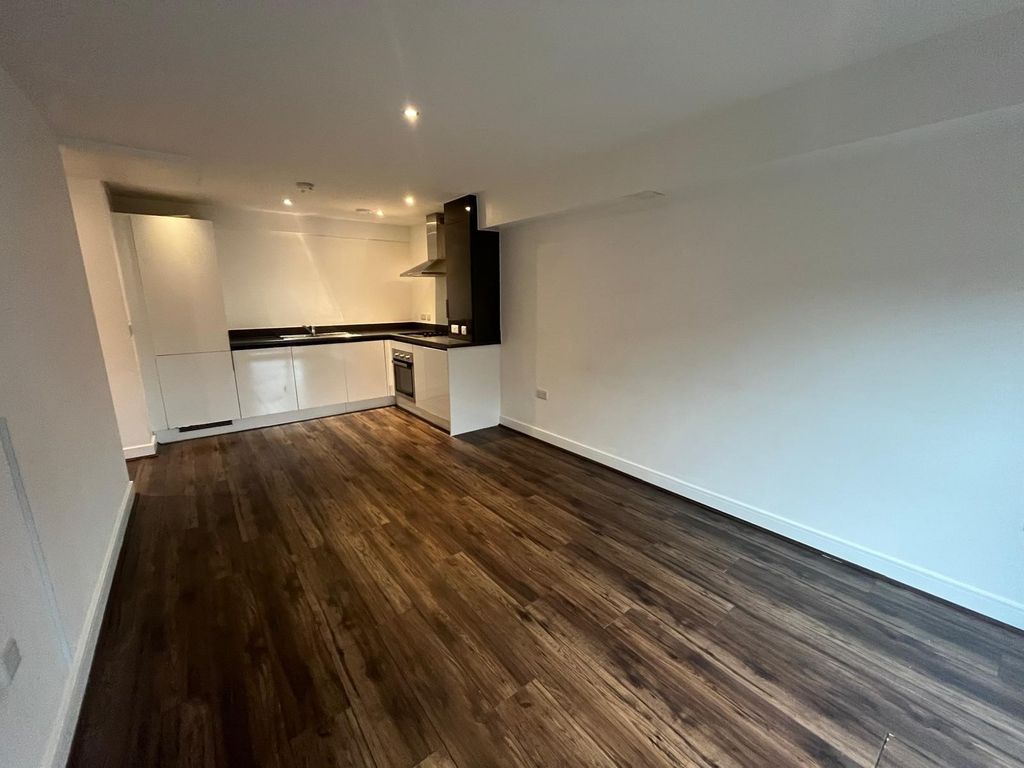 Property photo 3 of 12 9