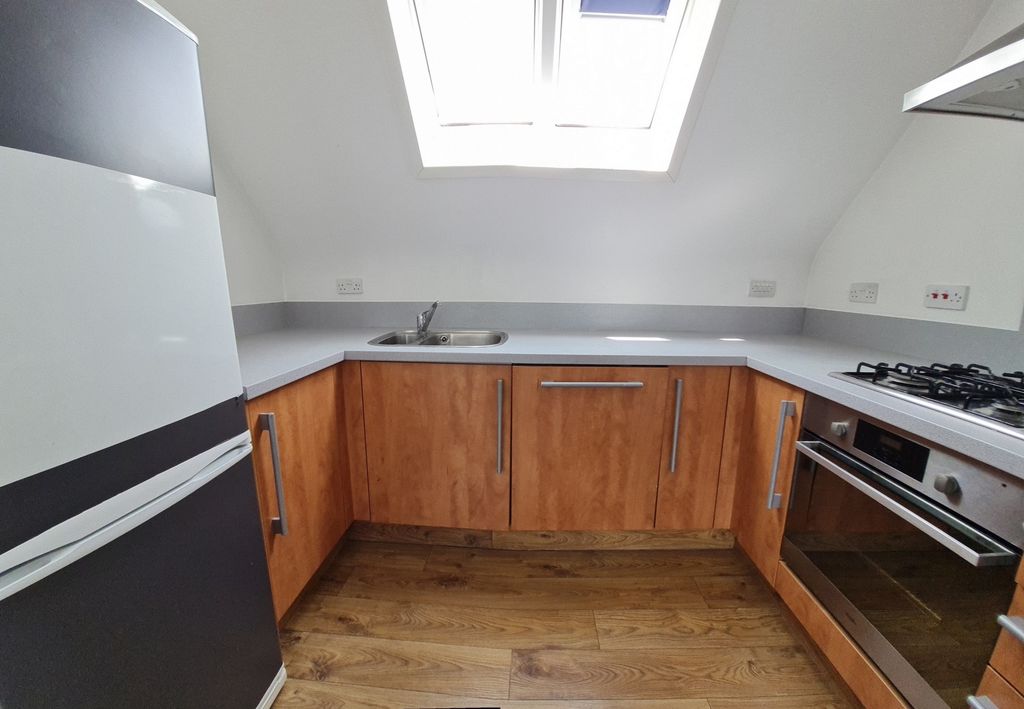 Property photo 3 of 8 Kitchen