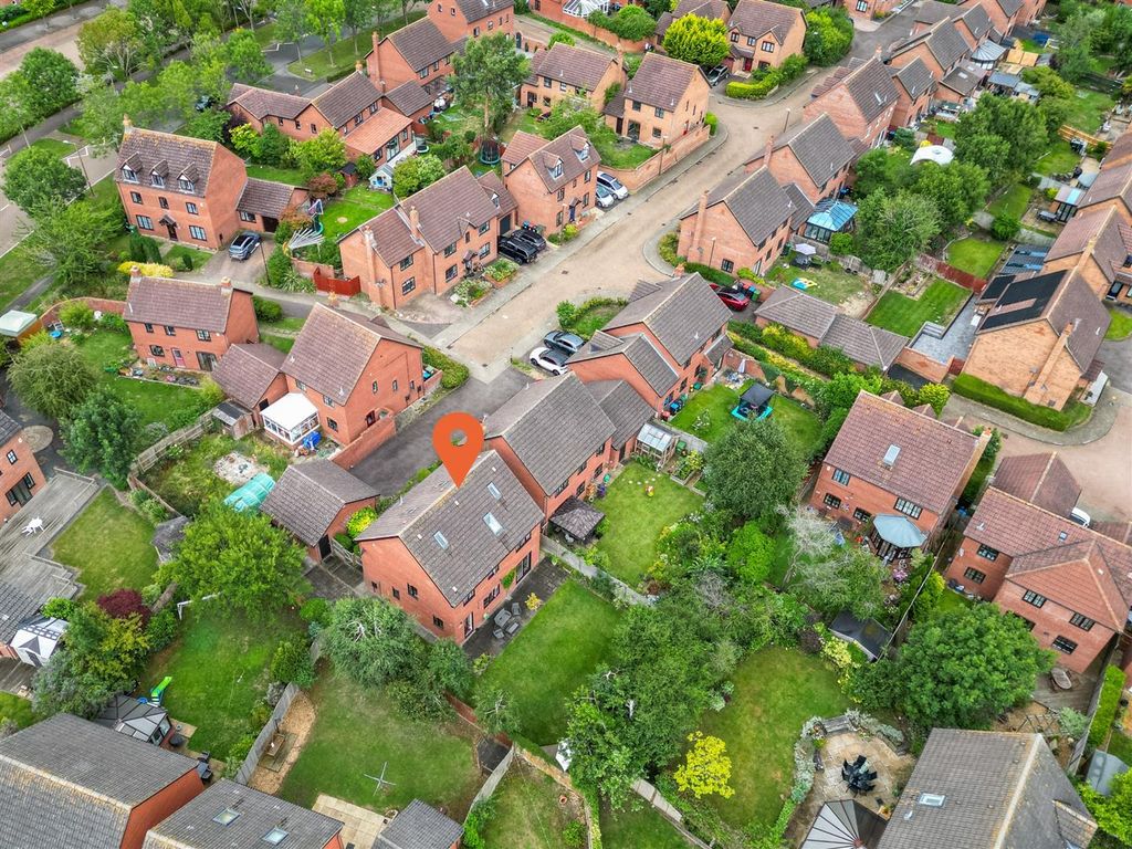 Property photo 1 of 37 Extended Studyfamily Room (2560 x 1920 Px).Jpg.Jpg