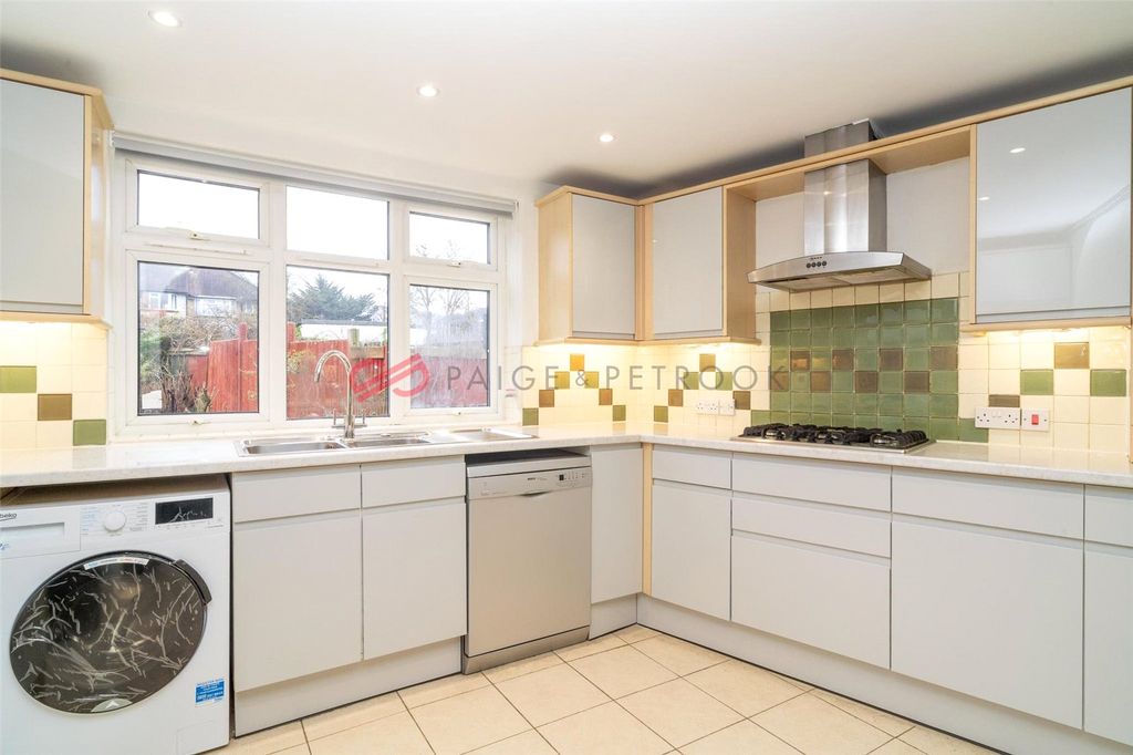 Property photo 2 of 16 Picture No. 25