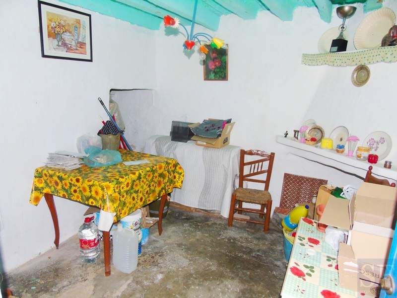 Property photo 3 of 12