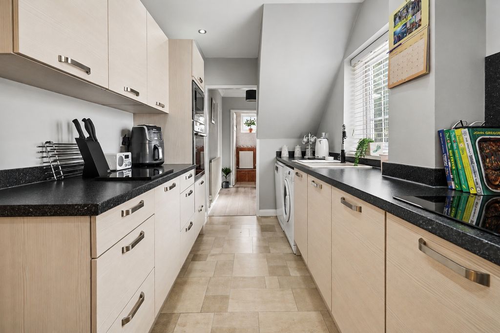 Property photo 3 of 21 5503634