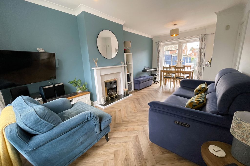 Property photo 3 of 21 2