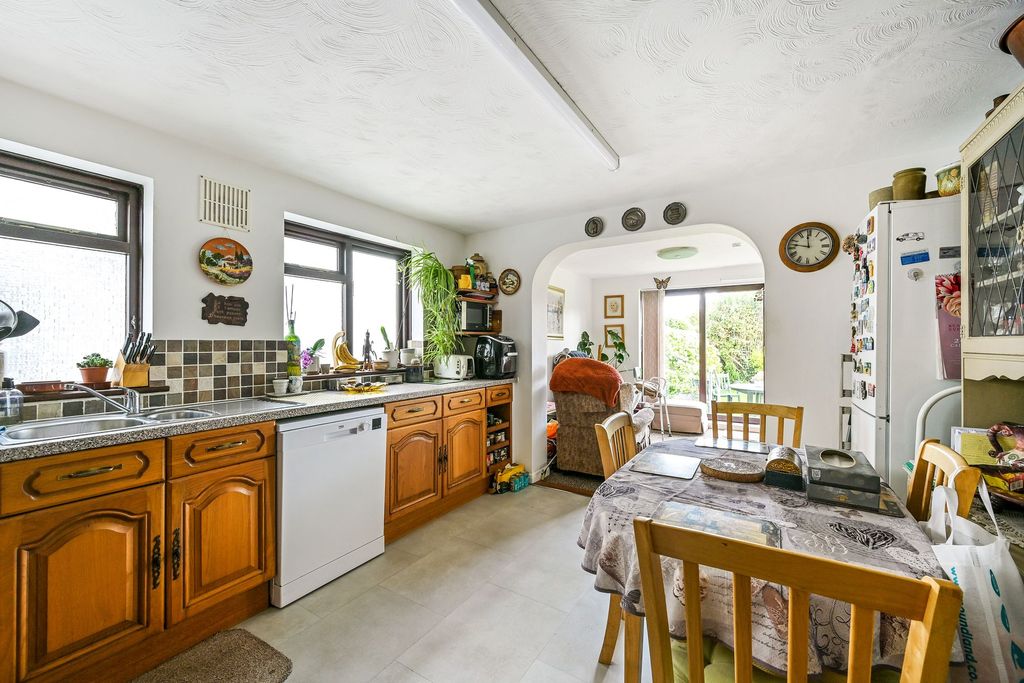 Property photo 2 of 15 Kitchen/Dining Room
