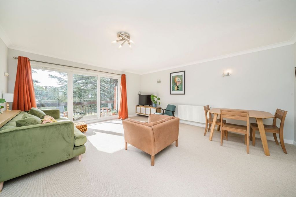 Property photo 2 of 8