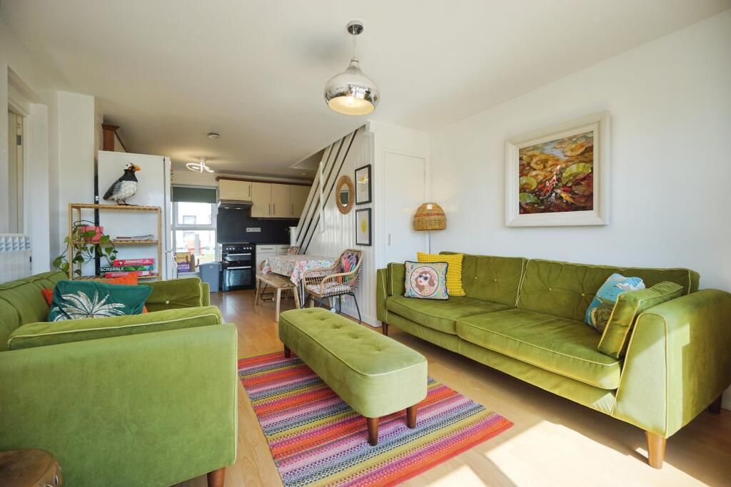 Property photo 2 of 20