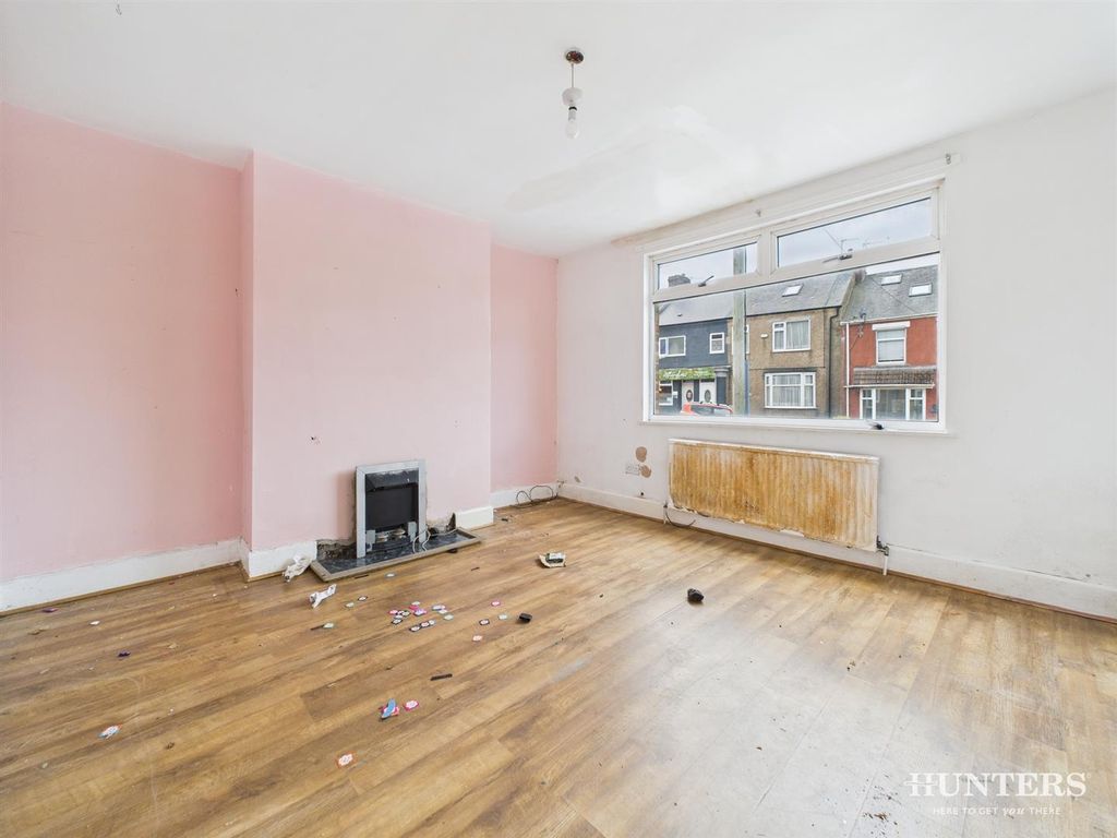 Property photo 3 of 17 Cam03792G0-Pr0264-Still002.Jpg