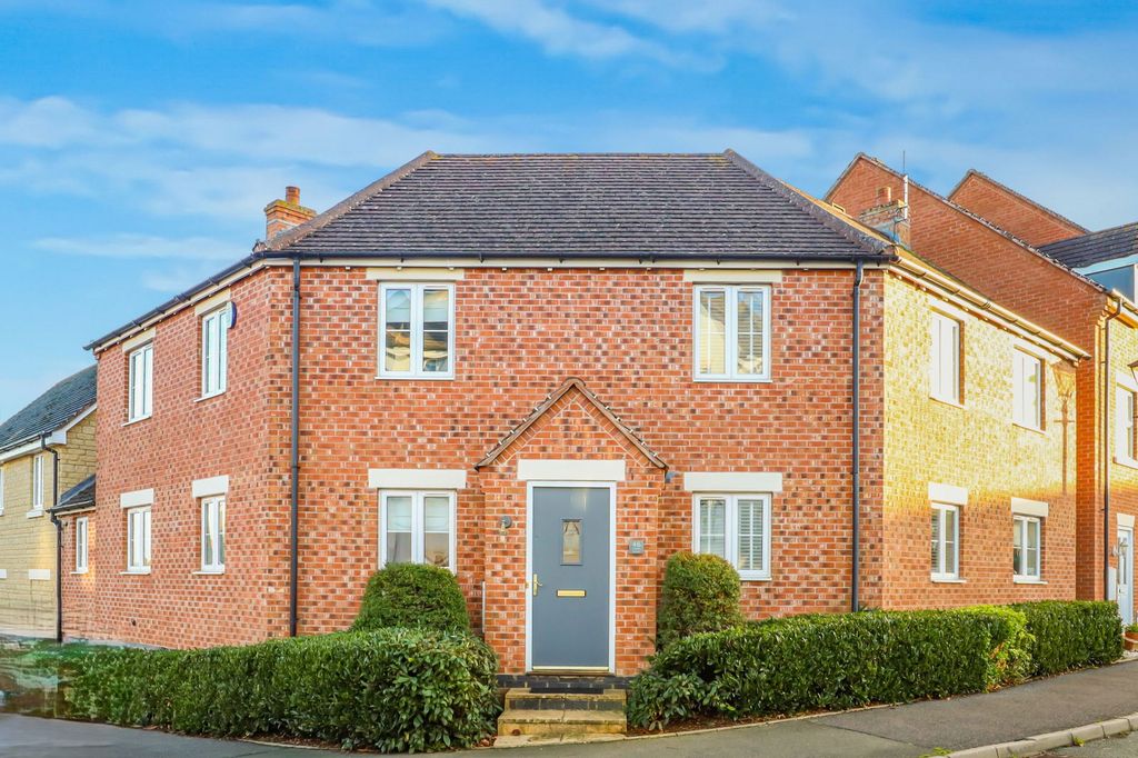 Property photo 1 of 31