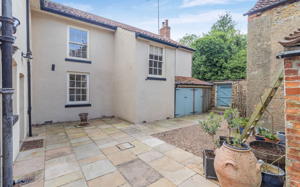 Property photo 3 of 39 Rear Courtyard