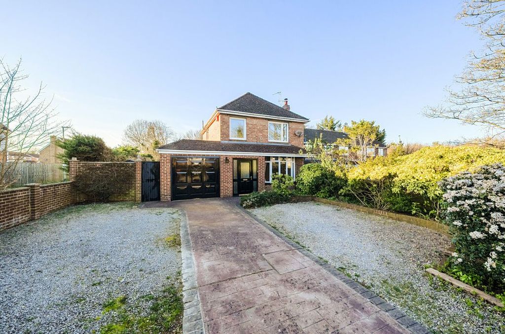 Property photo 1 of 14 1423479469A5c5F93B2Df