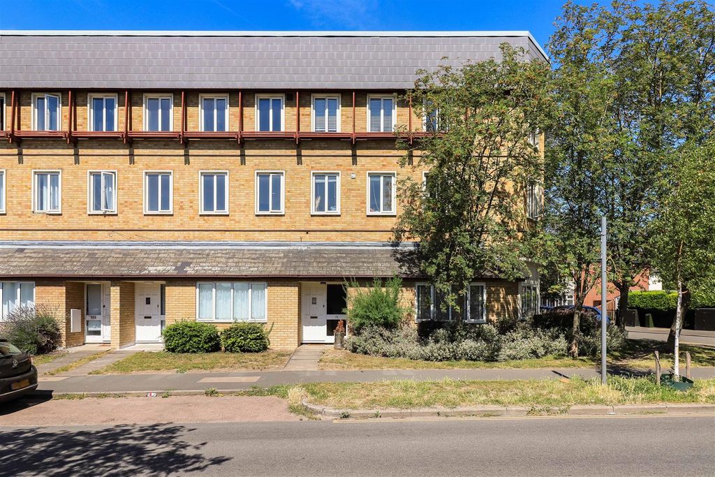 Property photo 1 of 18