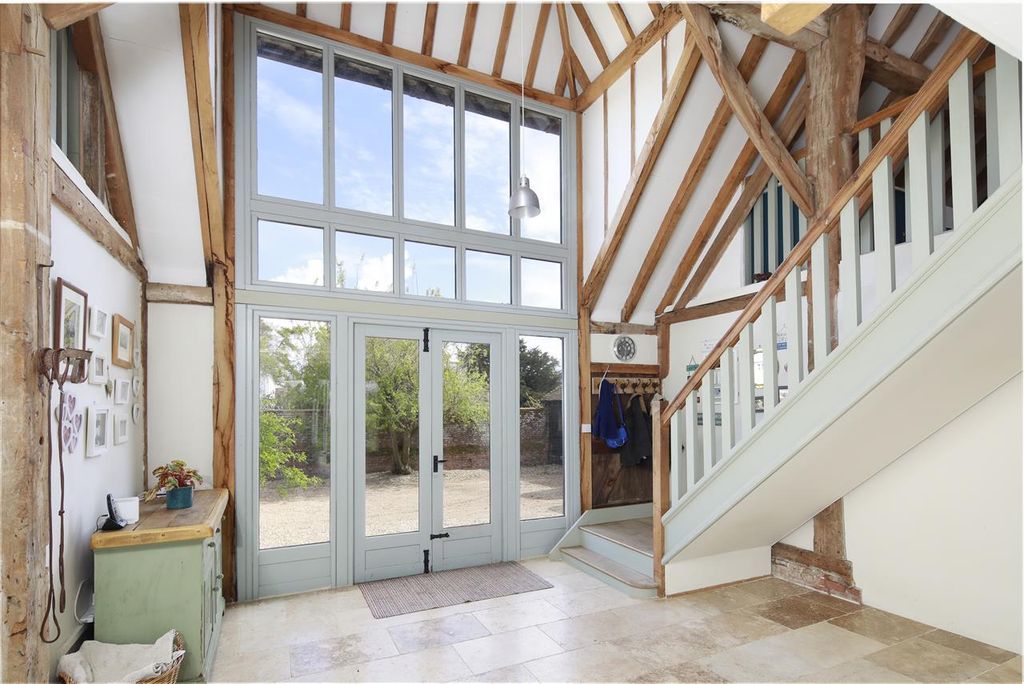 Property photo 2 of 33