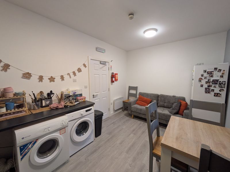 Property photo 2 of 9 Photo 5