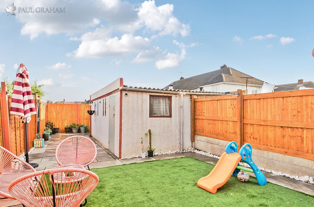 Property photo 3 of 19 Ed0B3Bbe-Bcc5-4F47-B04c-E90687156398