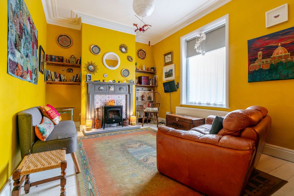 Property photo 3 of 24