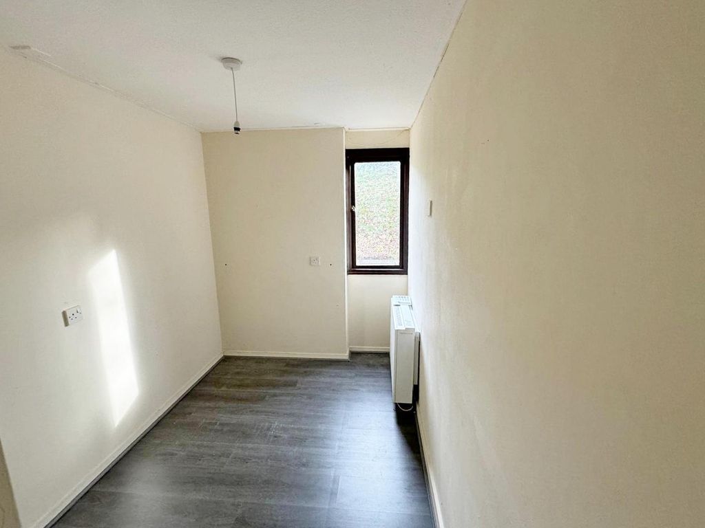 Property photo 2 of 4 1
