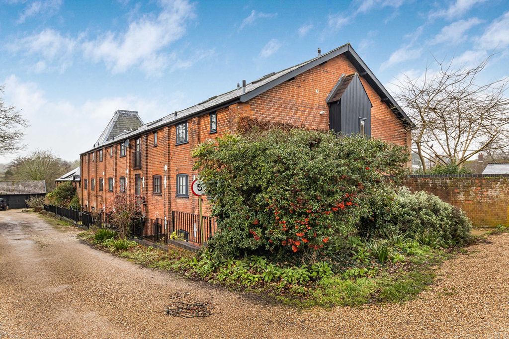 Property photo 1 of 25