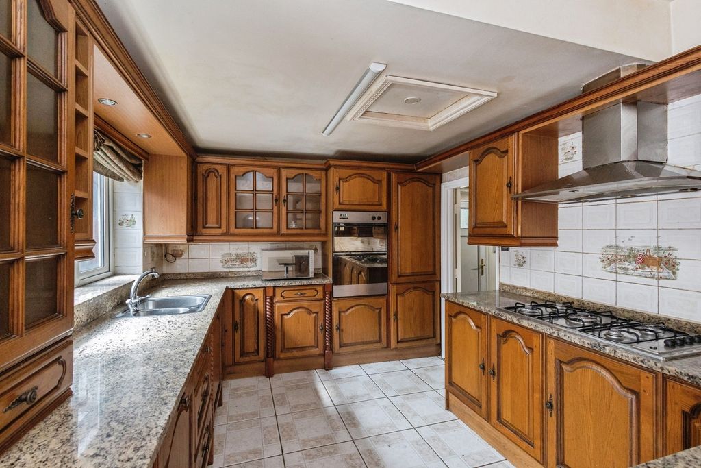 Property photo 3 of 20 Pbox-Img.Jpg