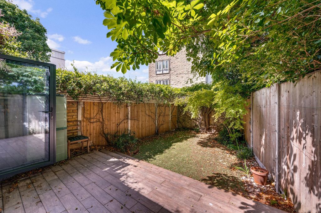 Property photo 2 of 22