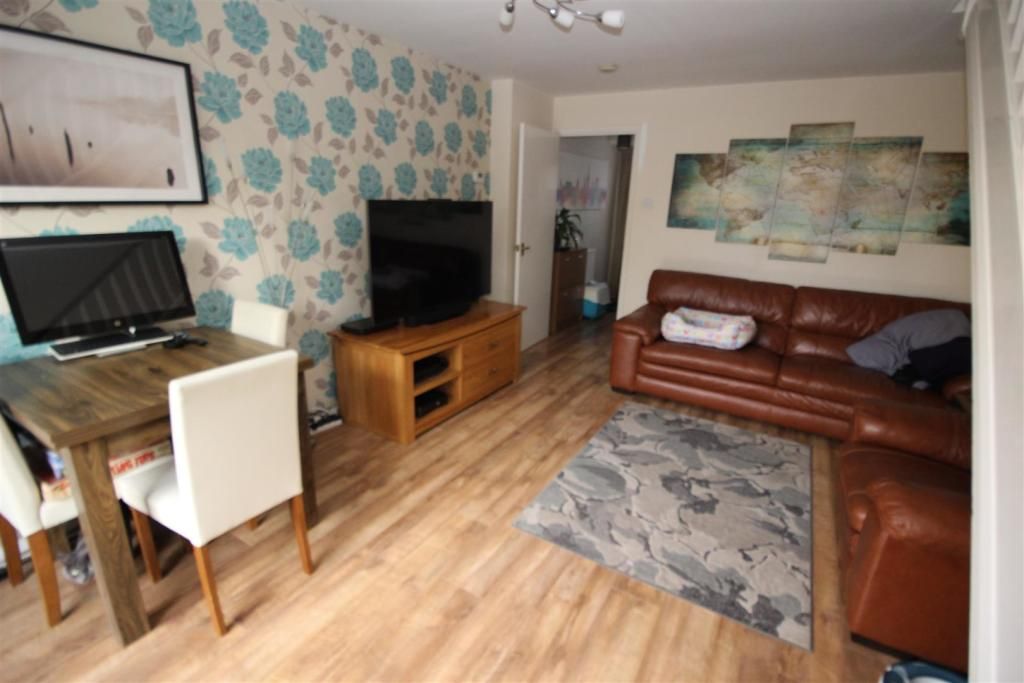 Property photo 3 of 9 7164_31985989_Img_02_0000