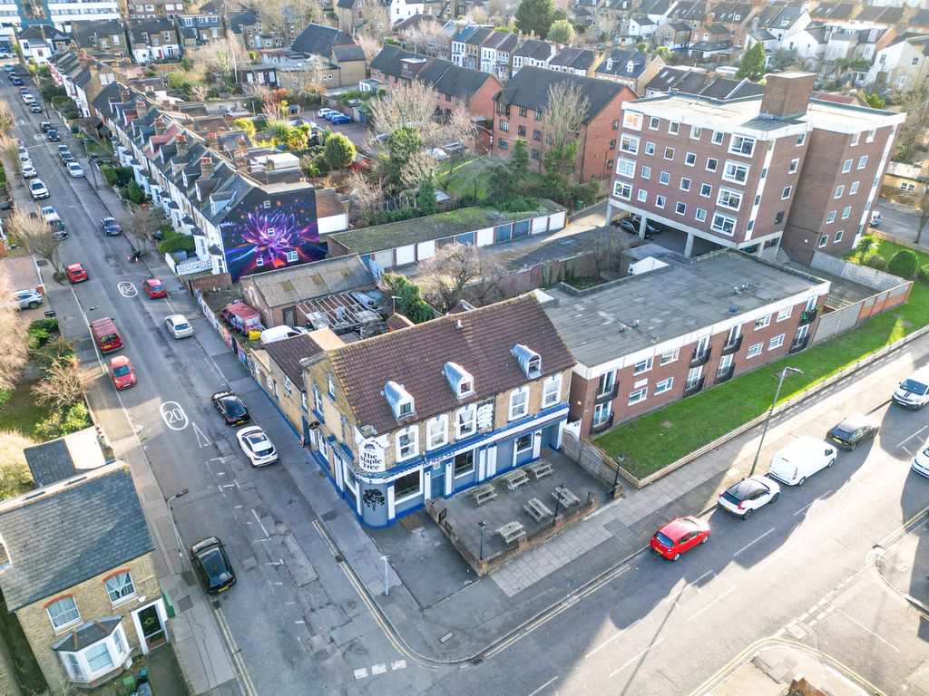 Property photo 1 of 4