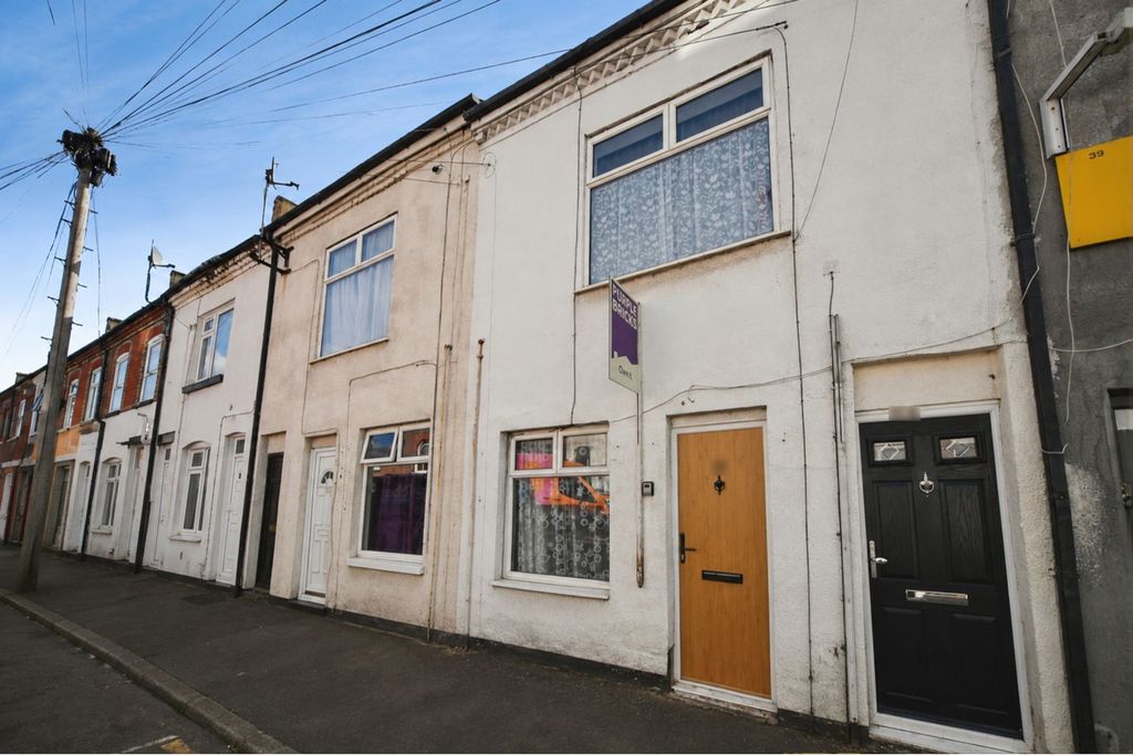 Property photo 2 of 23