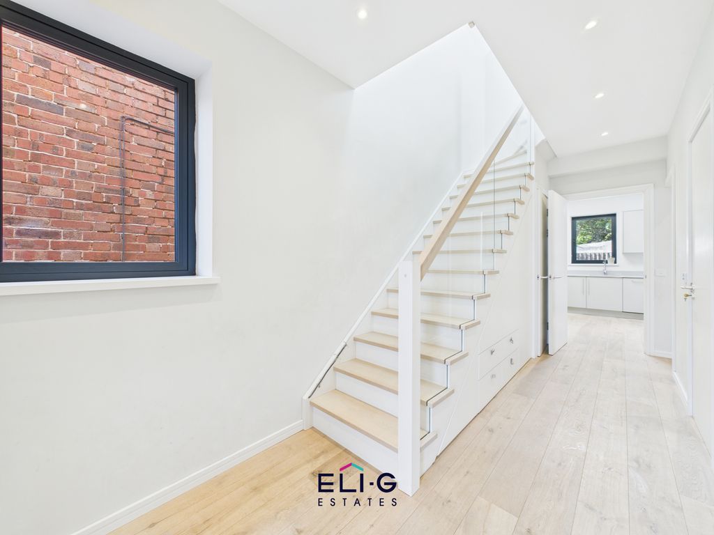 Property photo 2 of 15 Gallery