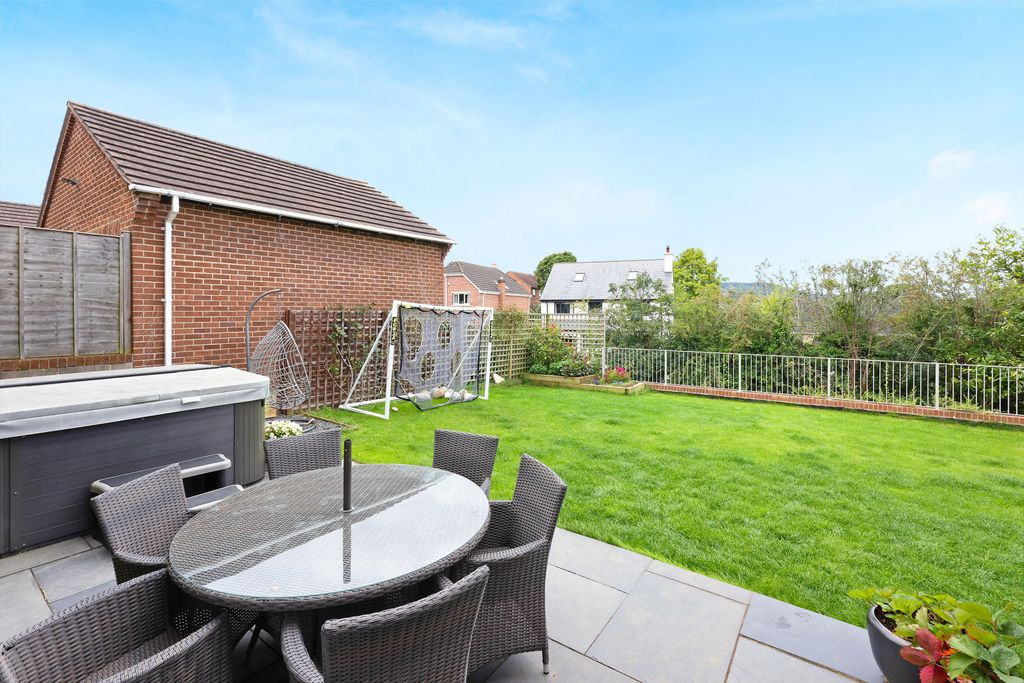 Property photo 3 of 20 Image