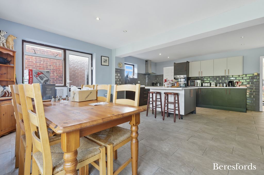 Property photo 3 of 17 Picture No. 35