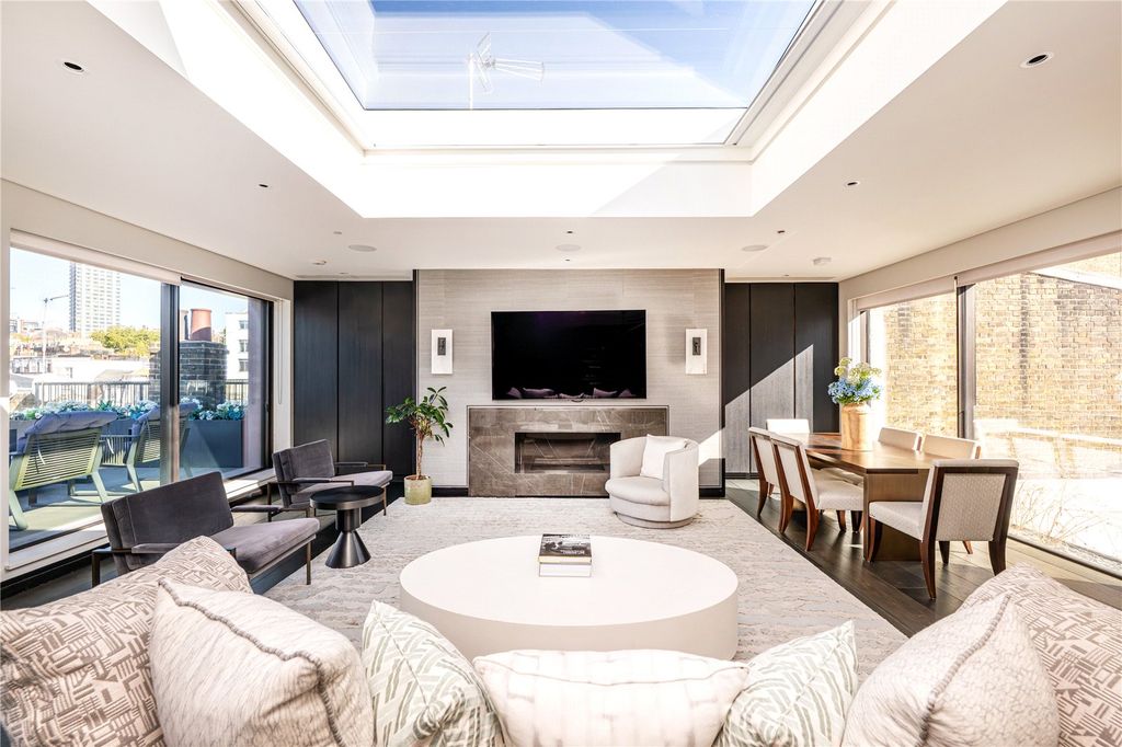 Property photo 3 of 9 Reception Room