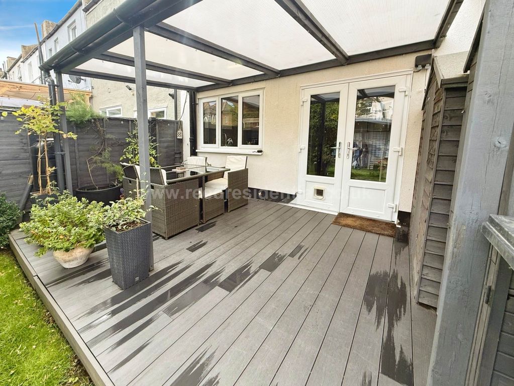 Property photo 2 of 22