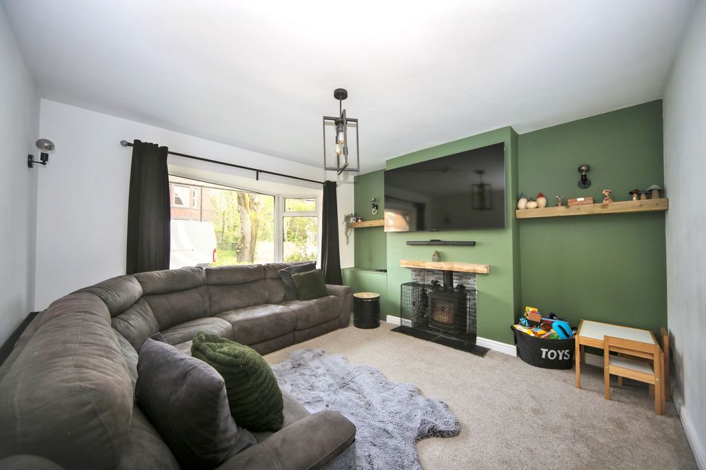 Property photo 2 of 25