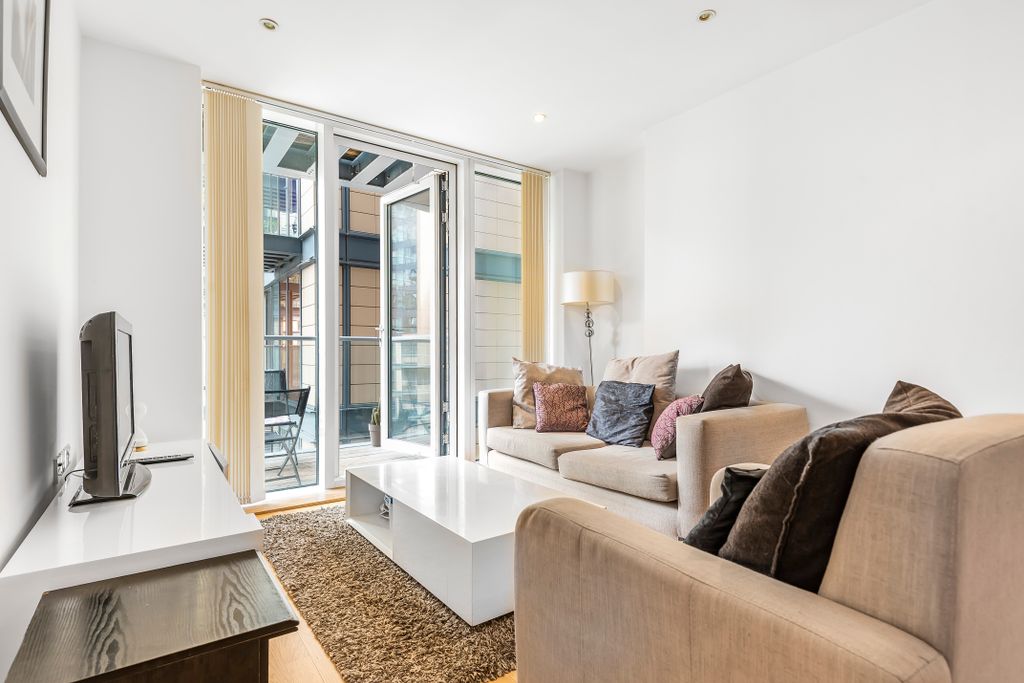 Property photo 1 of 8 736730 (1)