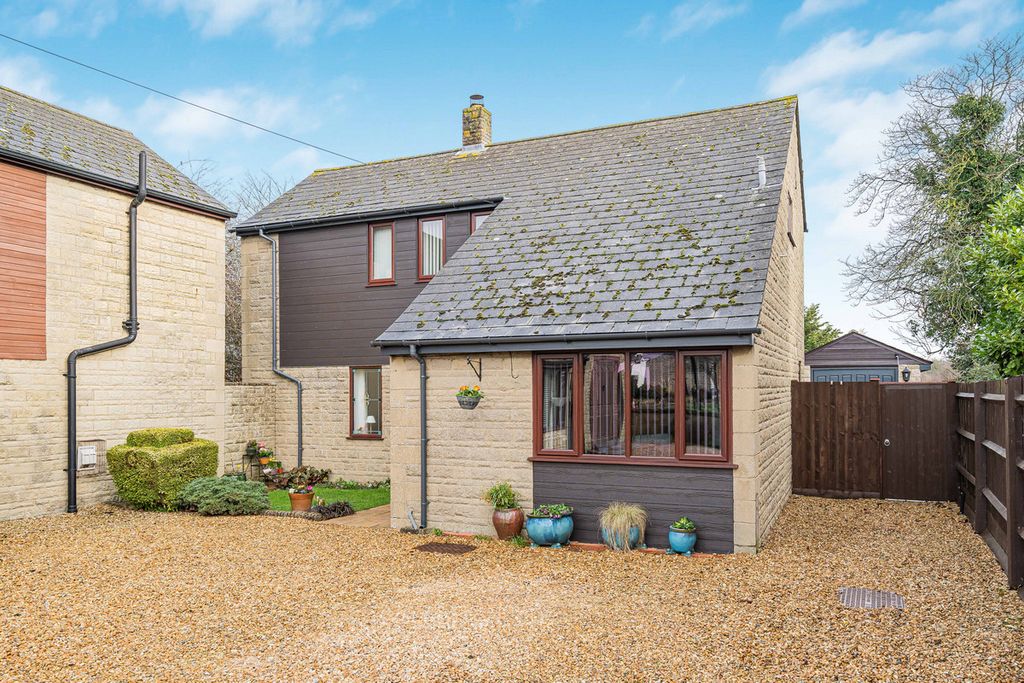 Property photo 1 of 42