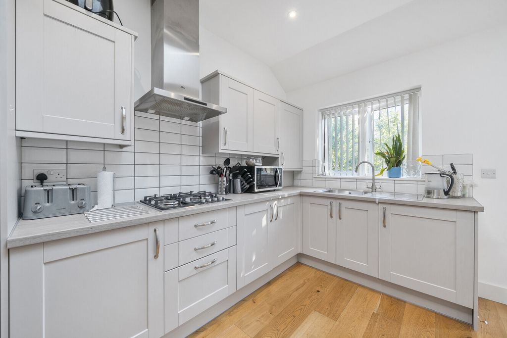 Property photo 2 of 18 1503527-6-19Ff1A2...