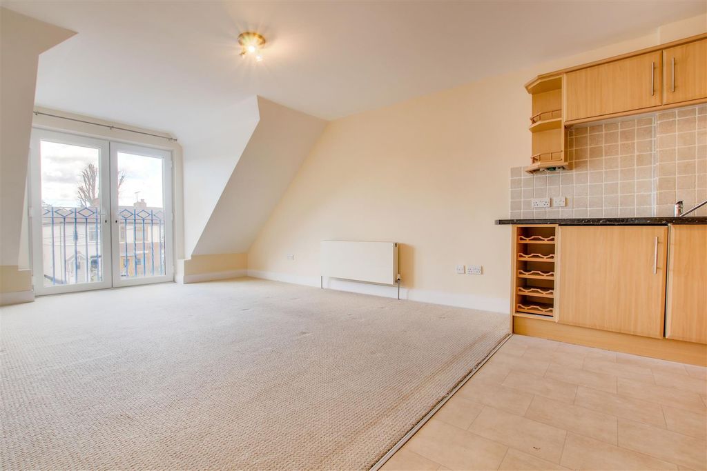 Property photo 3 of 11 3 (1).Jpg