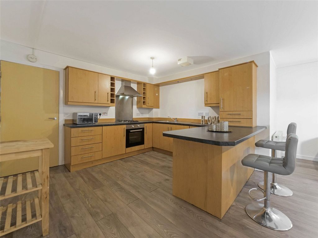 Property photo 3 of 23 Kitchen