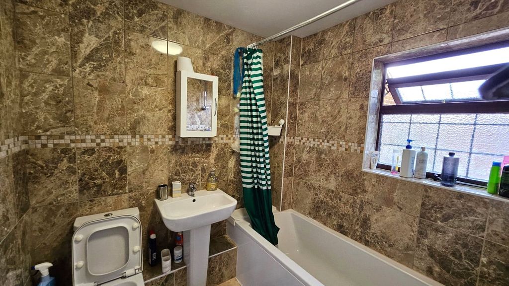 Property photo 2 of 6 Picture No. 01