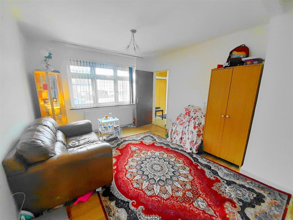 Property photo 2 of 21