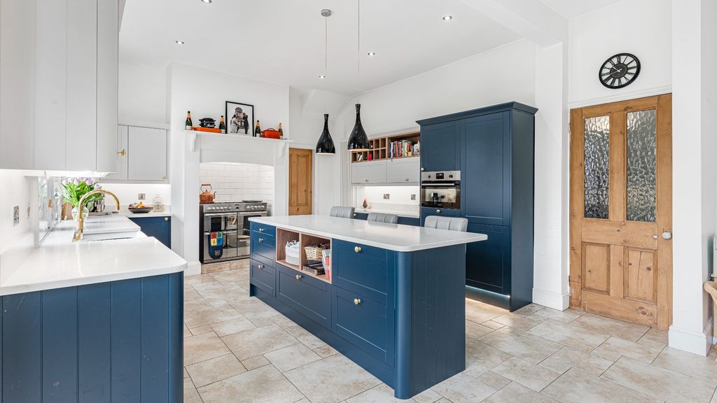 Property photo 3 of 32 3167256