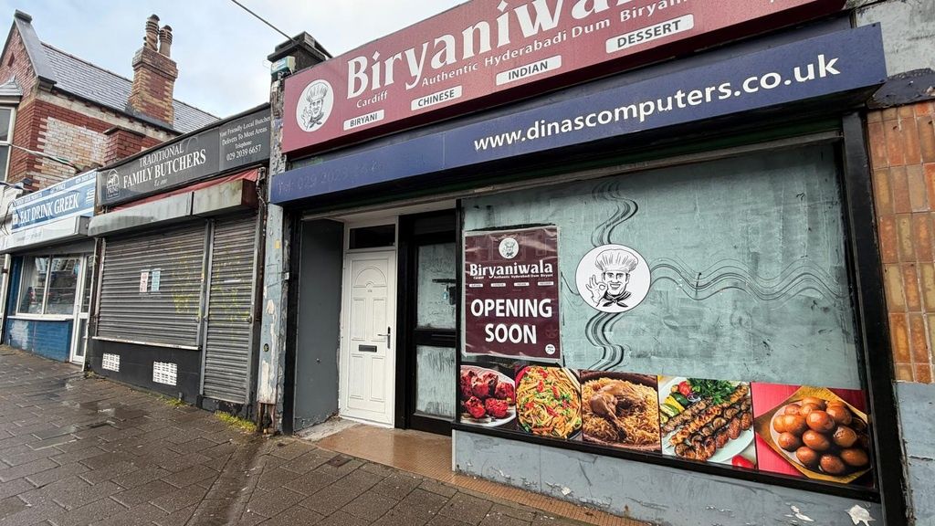 Property photo 1 of 8 Street-Facing Commercial Unit With A Prominent Bir...