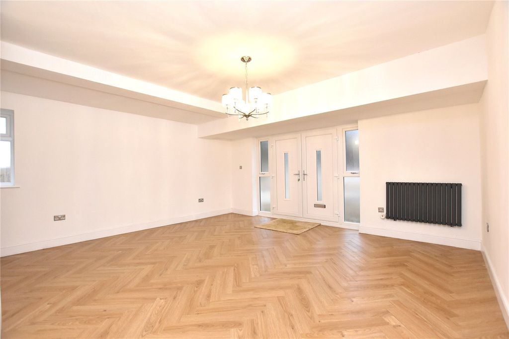 Property photo 2 of 16 Picture No. 08