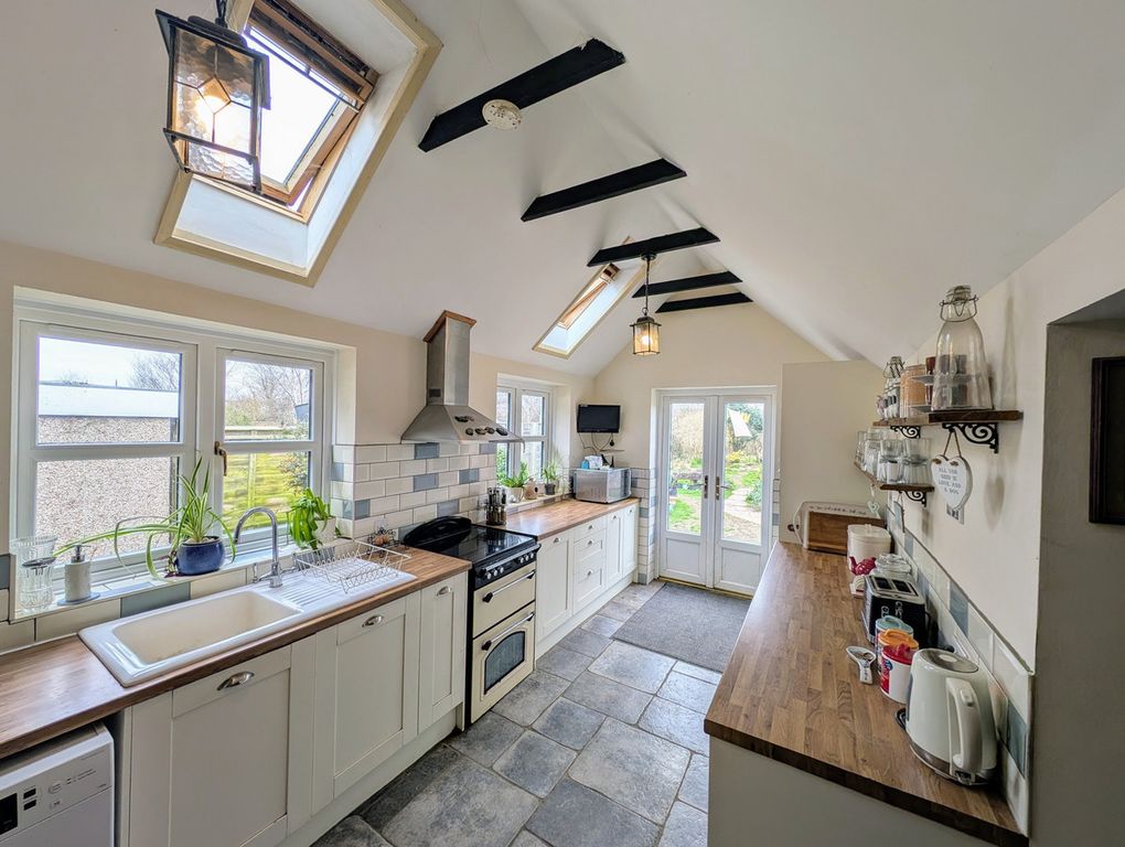 Property photo 2 of 22