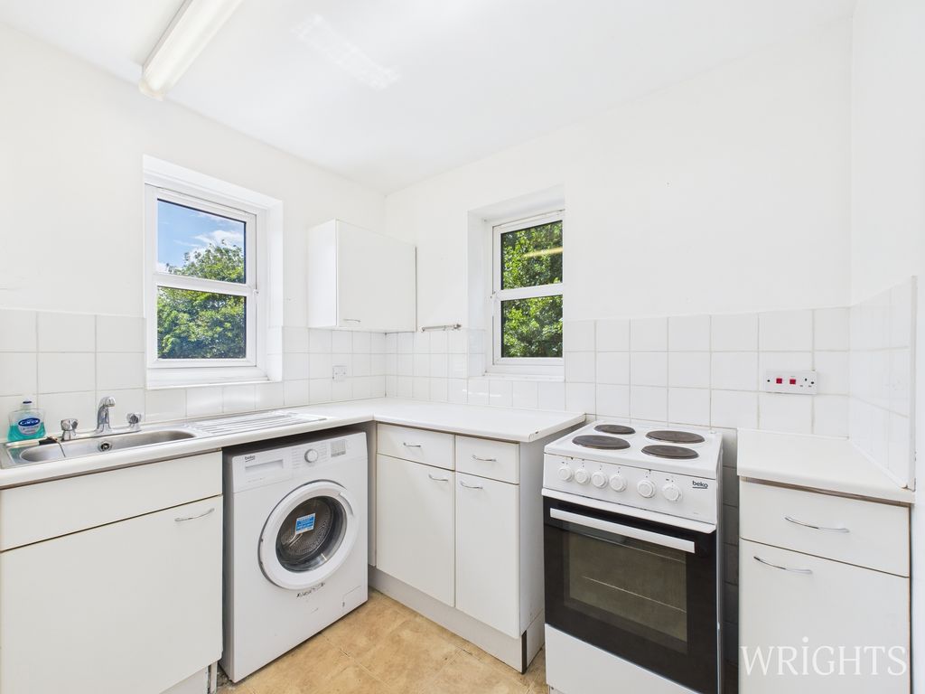Property photo 3 of 6 Cam02796G0-Pr0469-Still004