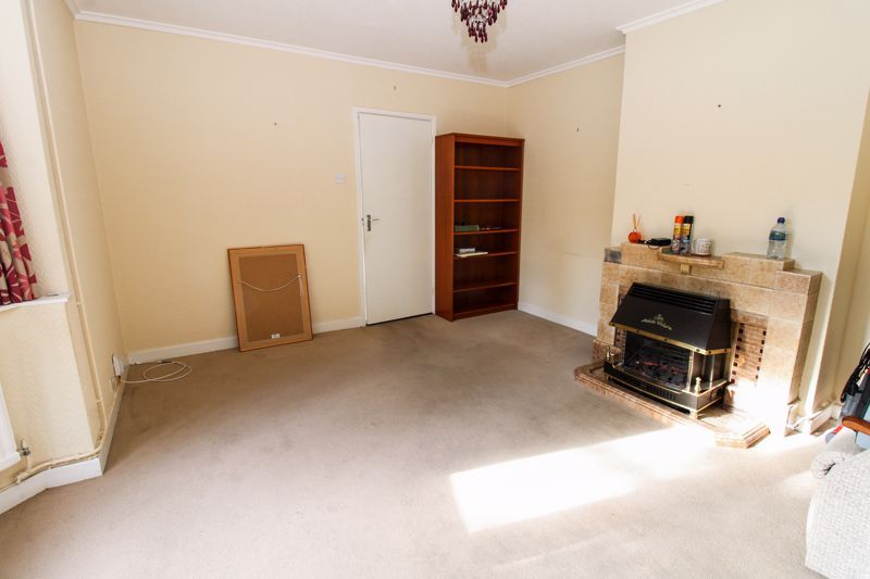 Property photo 3 of 17 Lounge