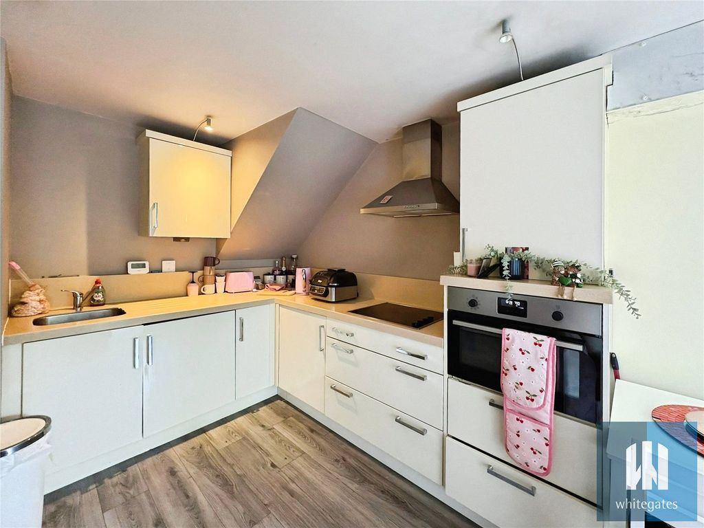 Property photo 3 of 15 Picture No. 24