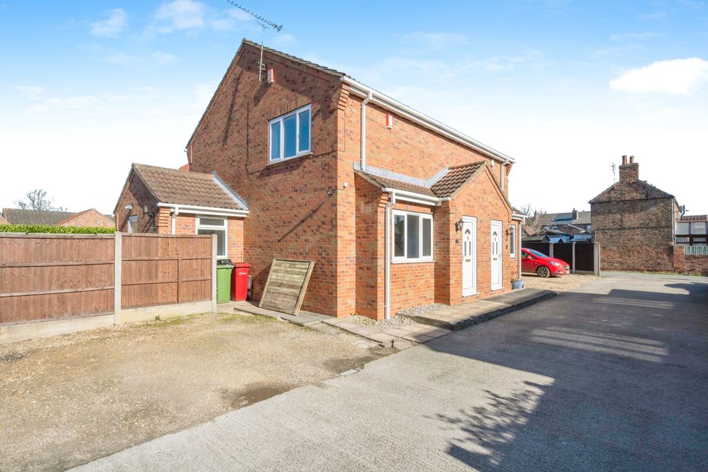 Property photo 2 of 15