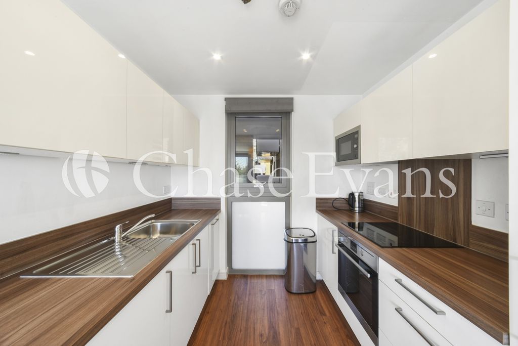 Property photo 2 of 12 Kitchen