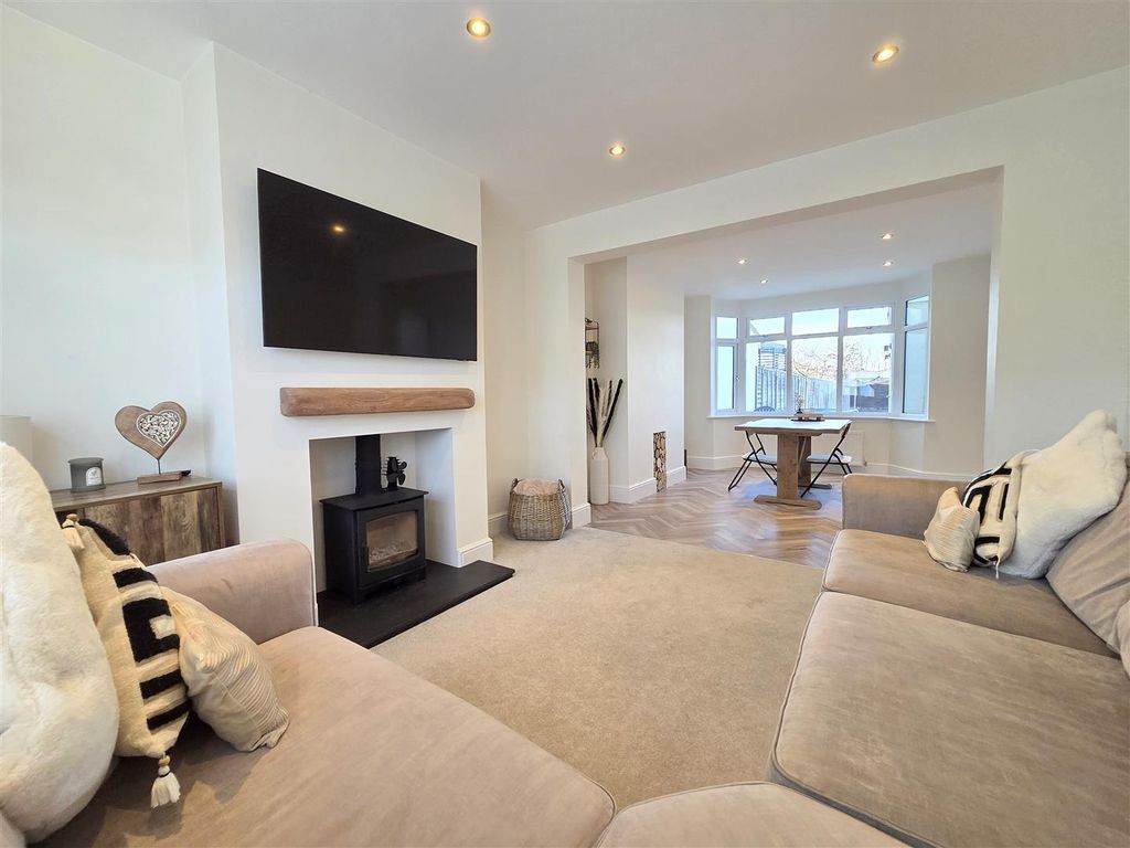 Property photo 2 of 16 Lounge Diner